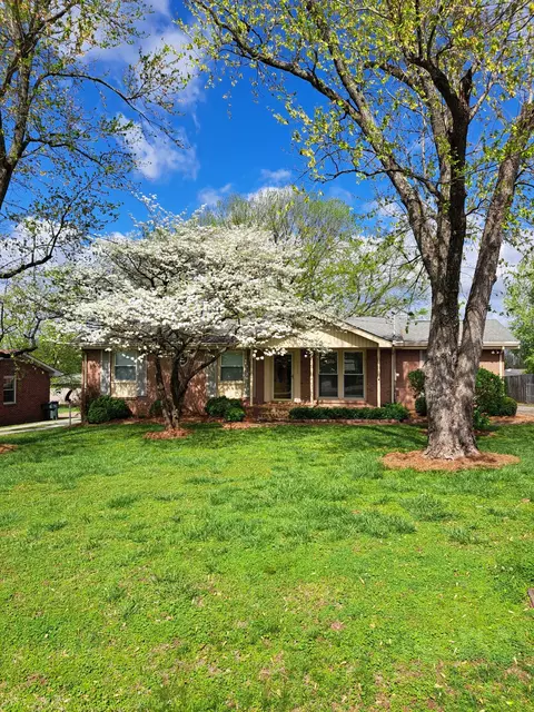 8315 Gordon Ln, Hermitage, TN 37076