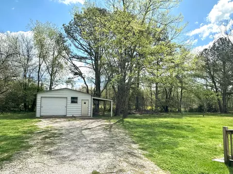 Exterior - 809 Forrest Rd, Pulaski, TN 38478 photo 5 of 10