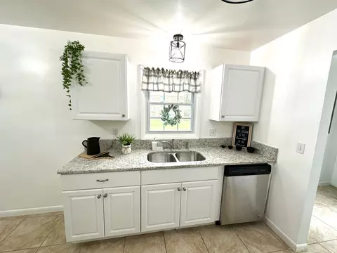 Kitchen - 809 Forrest Rd, Pulaski, TN 38478 photo 5 of 6