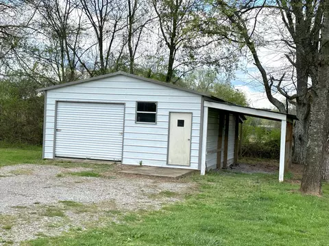 Exterior - 809 Forrest Rd, Pulaski, TN 38478 photo 7 of 10