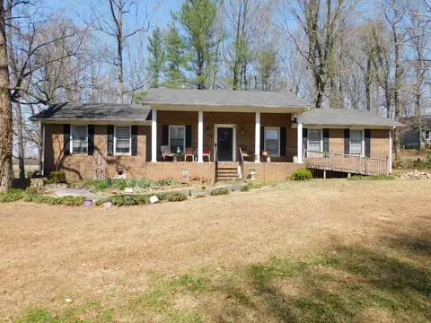 24 Poe Rd, Tullahoma, TN 37388