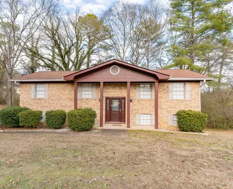 2312 Green Forest Ln, Chattanooga, TN 37406