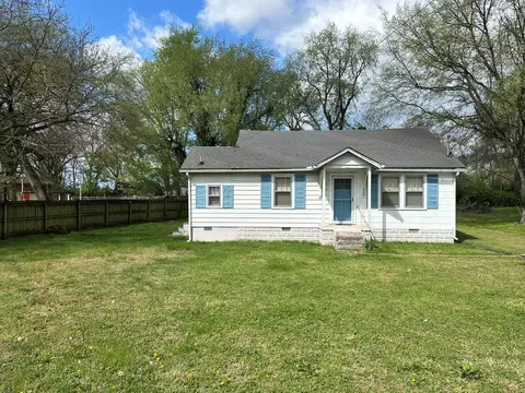 909 Allen Ave, Murfreesboro, TN 37129