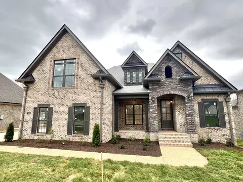 316 Oaks Xing #12, Lebanon, TN 37087