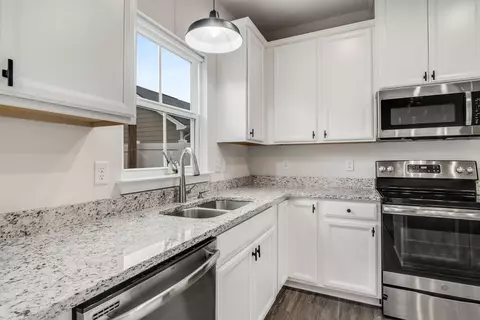 Kitchen - 3035 Oglethorpe Dr, Franklin, TN 37064 photo 4 of 4