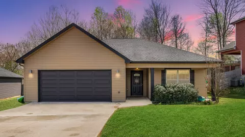 1099 Fuji Ln, Clarksville, TN 37040