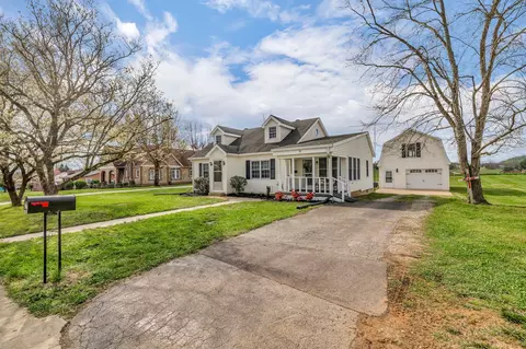 82 Main St E, Gordonsville, TN 38563