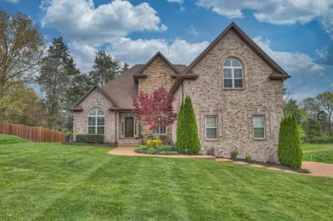 57 Harbor Pt, Lebanon, TN 37087