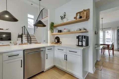 Kitchen - 520 Caselton Ct, Franklin, TN 37069 photo 5 of 6