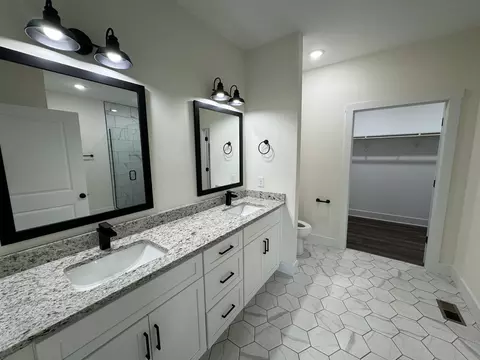 Bath - 103 Laurel Hills Ct, Dickson, TN 37055 photo 1 of 5