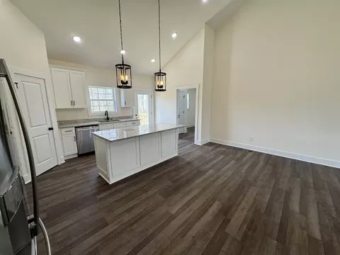 Kitchen - 103 Laurel Hills Ct, Dickson, TN 37055 photo 2 of 4