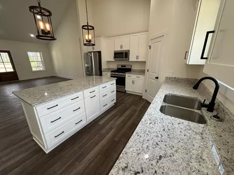 Kitchen - 103 Laurel Hills Ct, Dickson, TN 37055 photo 4 of 4