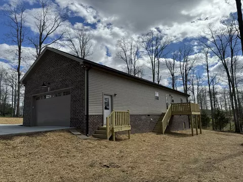 Exterior - 103 Laurel Hills Ct, Dickson, TN 37055 photo 3 of 6