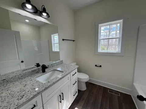 Bath - 103 Laurel Hills Ct, Dickson, TN 37055 photo 5 of 5