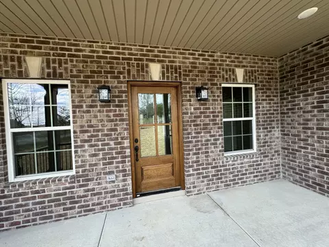 Exterior - 103 Laurel Hills Ct, Dickson, TN 37055 photo 4 of 6