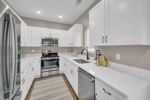 Kitchen - 146 Eno Rd, Dickson, TN 37055 photo 2 of 3