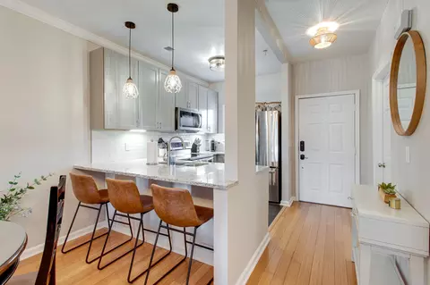 144 W End Pl, Nashville, TN 37205