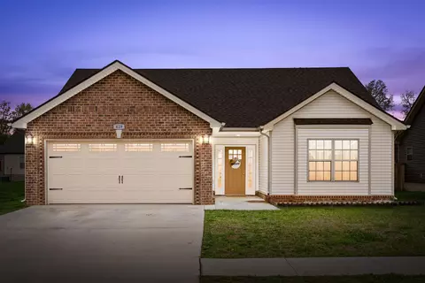 429 Irish Hills Dr, Clarksville, TN 37042