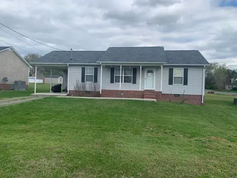 205 Canova Dr, Shelbyville, TN 37160
