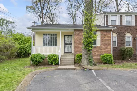 218 Oak Grove Dr, Nashville, TN 37217