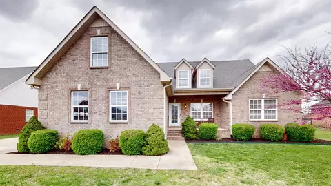 1406 Davy Crockett Dr, Murfreesboro, TN 37129