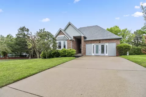 3701 Seville Dr, Hermitage, TN 37076