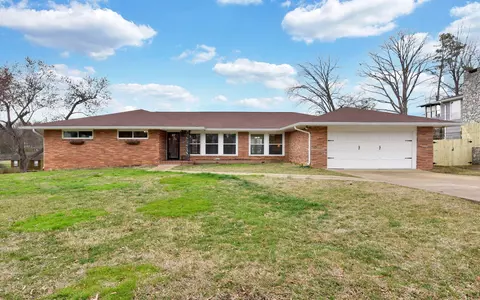 823 Hardin Dr, Chattanooga, TN 37412
