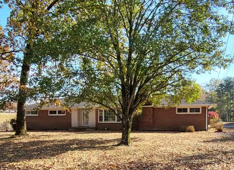 500 W Point Rd, Lawrenceburg, TN 38464