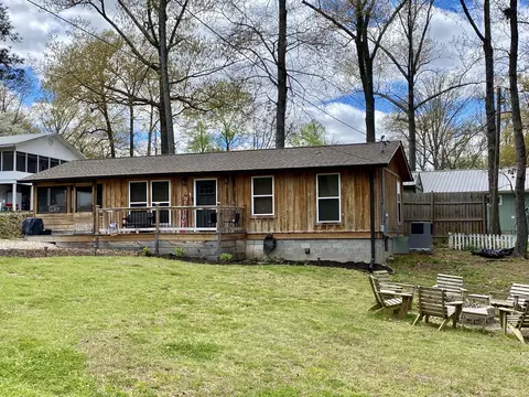 1330 Lakeview Dr, Springville, TN 38256