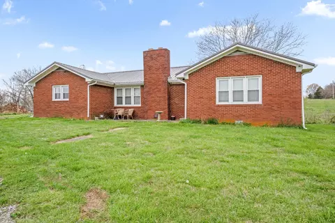 6541 Princeton Rd, Cadiz, KY 42211