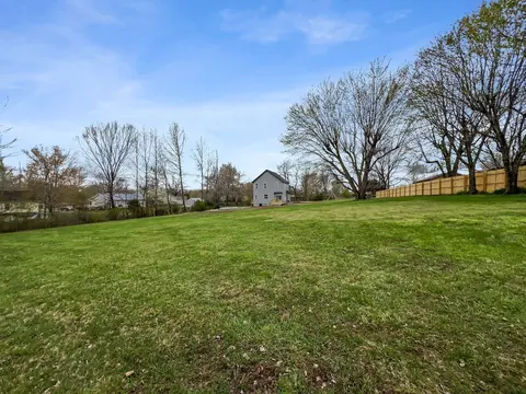 Exterior - 103 Silver Leaf Cir, Dickson, TN 37055 photo 6 of 11