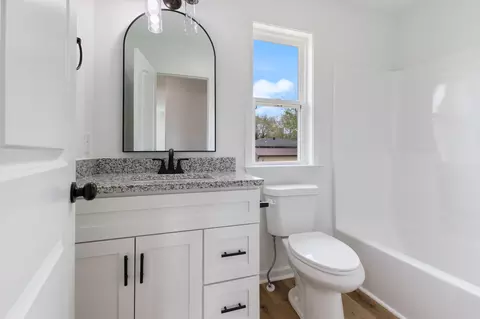 Bath - 103 Silver Leaf Cir, Dickson, TN 37055 photo 4 of 4