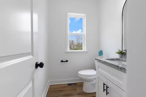 Bath - 103 Silver Leaf Cir, Dickson, TN 37055 photo 2 of 4