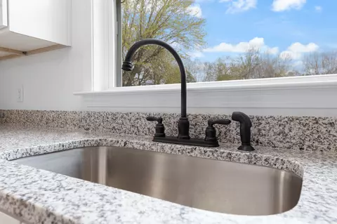 Kitchen - 103 Silver Leaf Cir, Dickson, TN 37055 photo 9 of 9