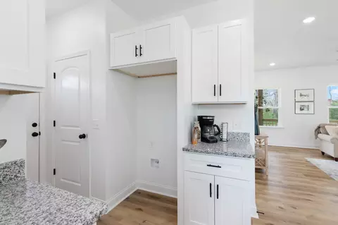Kitchen - 103 Silver Leaf Cir, Dickson, TN 37055 photo 6 of 9