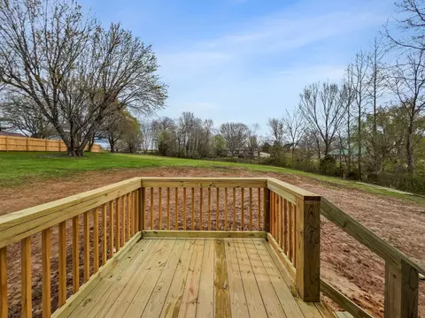 Exterior - 103 Silver Leaf Cir, Dickson, TN 37055 photo 7 of 11
