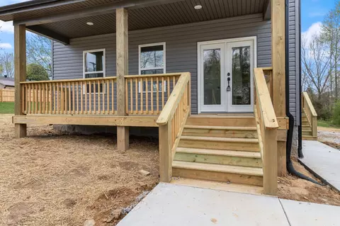 Exterior - 103 Silver Leaf Cir, Dickson, TN 37055 photo 4 of 11