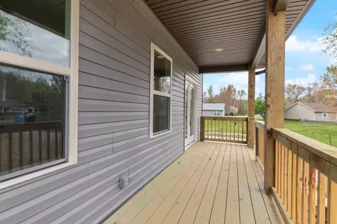 Exterior - 103 Silver Leaf Cir, Dickson, TN 37055 photo 5 of 11