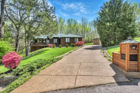 2002 Hidden Ridge Ct, Mount Juliet, TN 37122