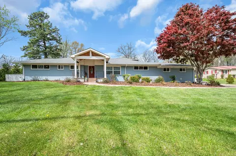 110 S Hummingbird Ln, Dickson, TN 37055