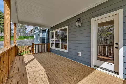 Exterior - 1020 Stonebrook Dr, Dickson, TN 37055 photo 4 of 13