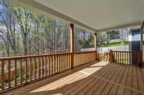 Exterior - 1020 Stonebrook Dr, Dickson, TN 37055 photo 5 of 13