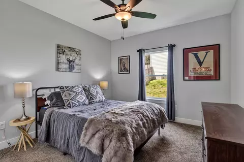 Bedroom - 1020 Stonebrook Dr, Dickson, TN 37055 photo 4 of 7