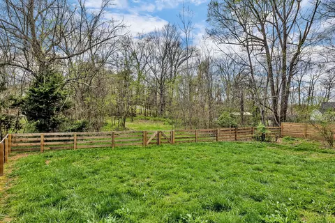 Exterior - 1020 Stonebrook Dr, Dickson, TN 37055 photo 8 of 13