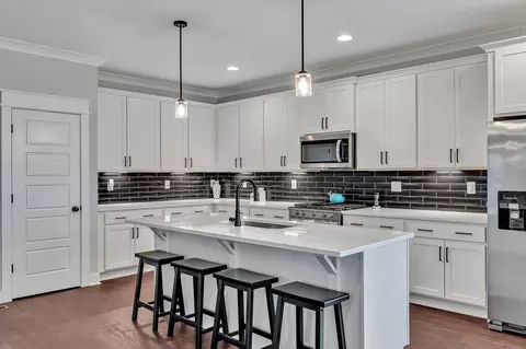 Kitchen - 1020 Stonebrook Dr, Dickson, TN 37055 photo 2 of 8