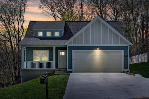 Exterior - 1020 Stonebrook Dr, Dickson, TN 37055 photo 3 of 13