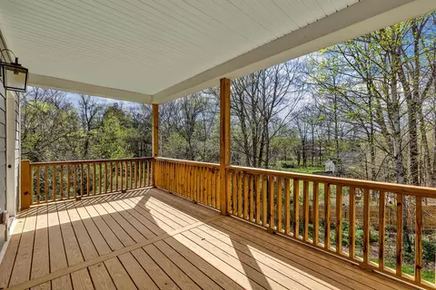 Exterior - 1020 Stonebrook Dr, Dickson, TN 37055 photo 2 of 13