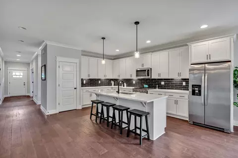 Kitchen - 1020 Stonebrook Dr, Dickson, TN 37055 photo 5 of 8