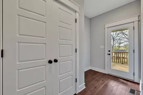 Entry Way - 1020 Stonebrook Dr, Dickson, TN 37055 photo 1 of 1