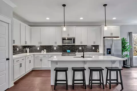 Kitchen - 1020 Stonebrook Dr, Dickson, TN 37055 photo 3 of 8